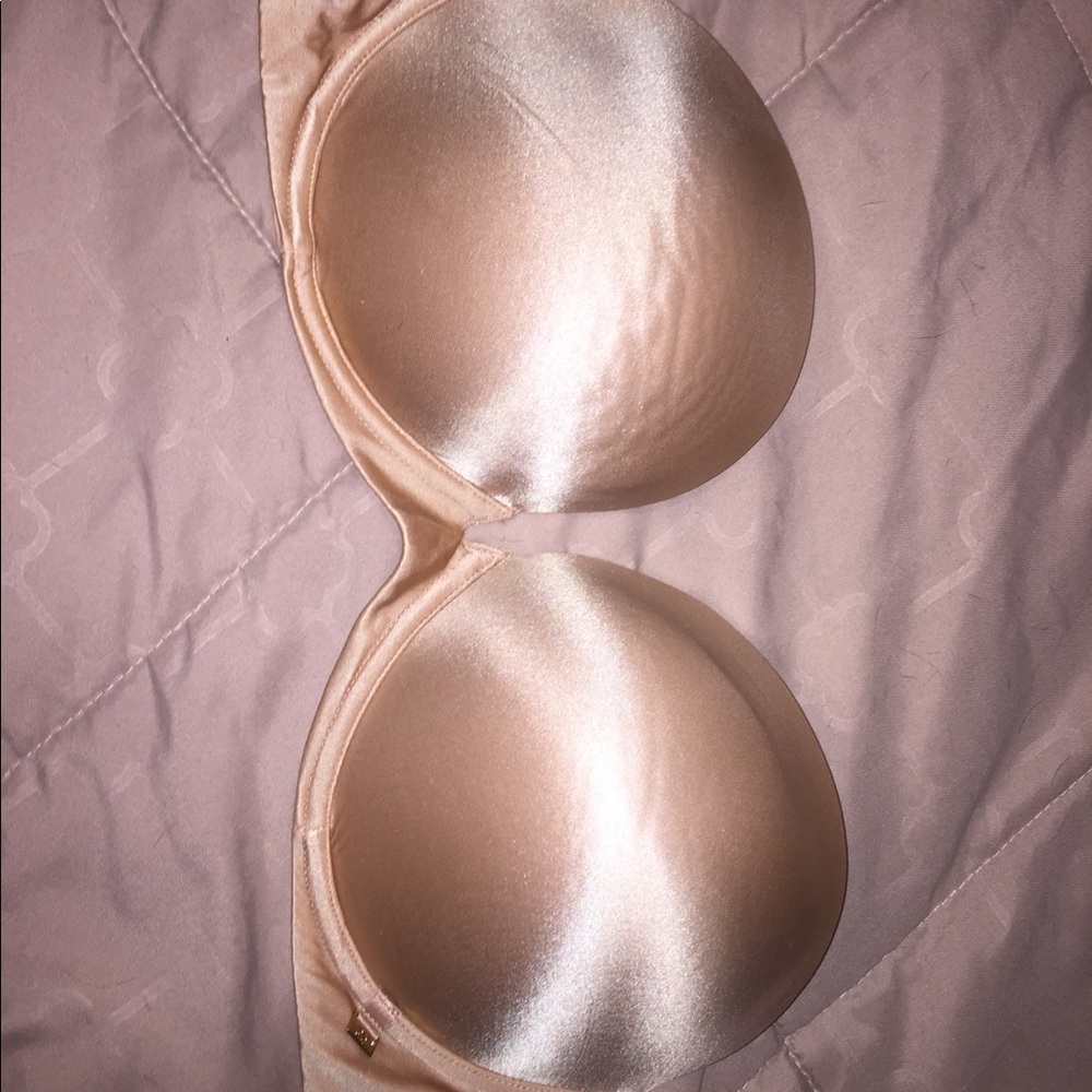 Victoria’s Secret strapless bra